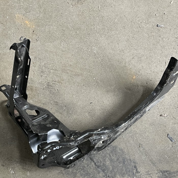 중고 BMW X1 (U11)  X2 (U10) R/H 브라켓