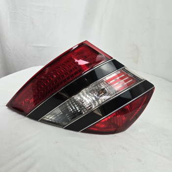 중고 벤츠 S-클래스 W221 후면 컴비네이션램프(후미등) A2218200364